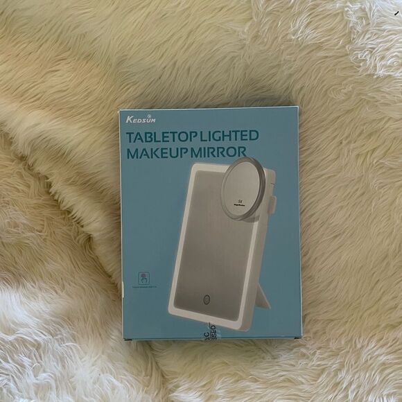 Light up makeup mirror - Picture 1 of 3